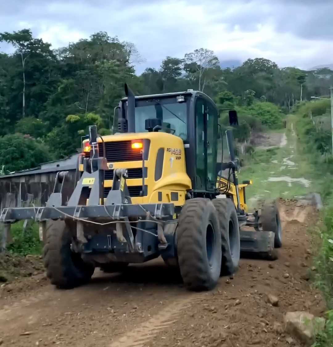 Camacã: Portelinhas de Camacã e São João do Panelinha recebem patrolamento e cascalho